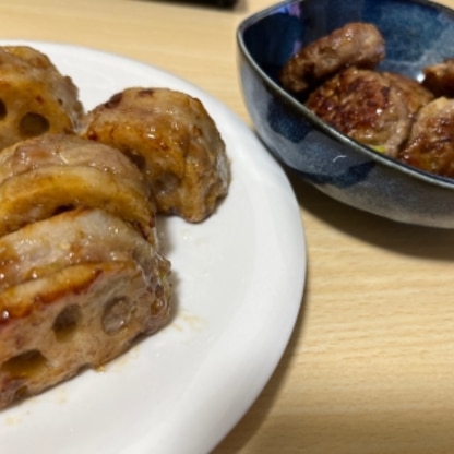 夫のお弁当用にれんこんを半月状にして作りました！冷凍していた挽肉で作ったので、余った肉ダネはそのままつくねにして一緒にタレに絡めました！おいしかったです！